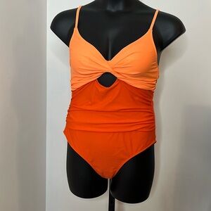 Cupshe Twist Front Cutout One Piece Swimsuit Size L NWT